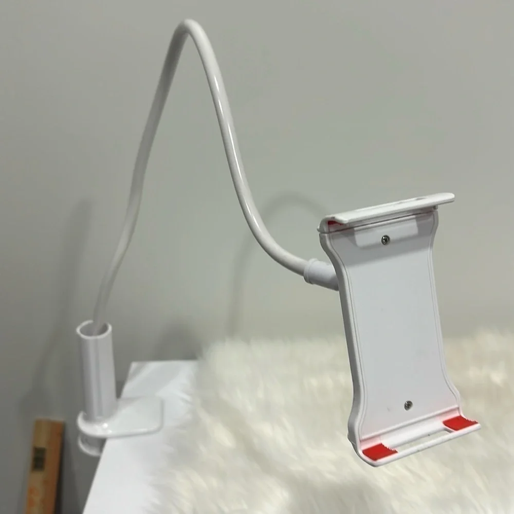 Hands-free flexible, phone holder